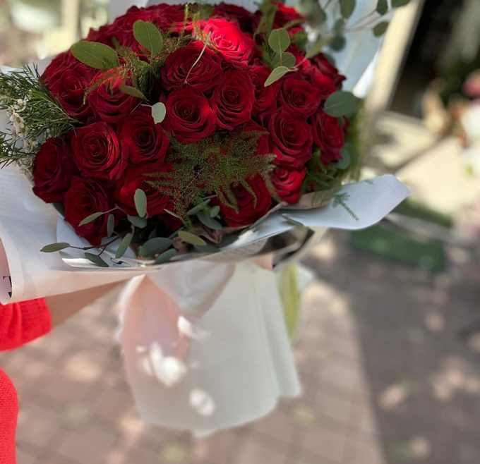 Buchet 39 trandafiri rosii