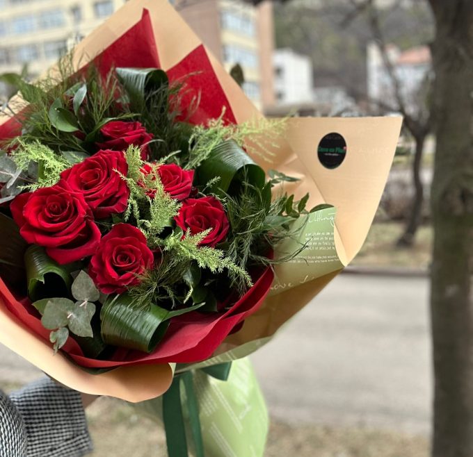 Buchet 7 trandafiri rosii